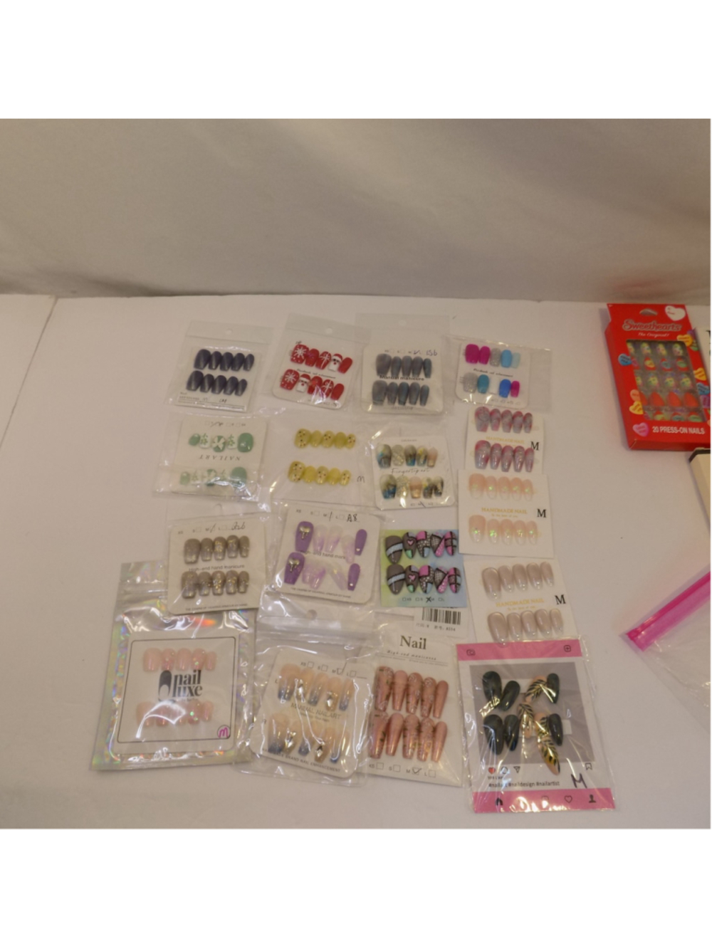 Size Med Press On Nails Bundle
